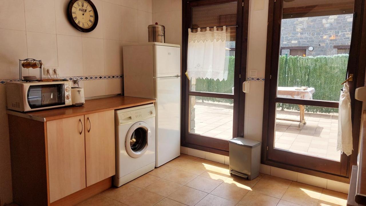 Apartamentos Castiello De Jaca 3000 Exterior photo