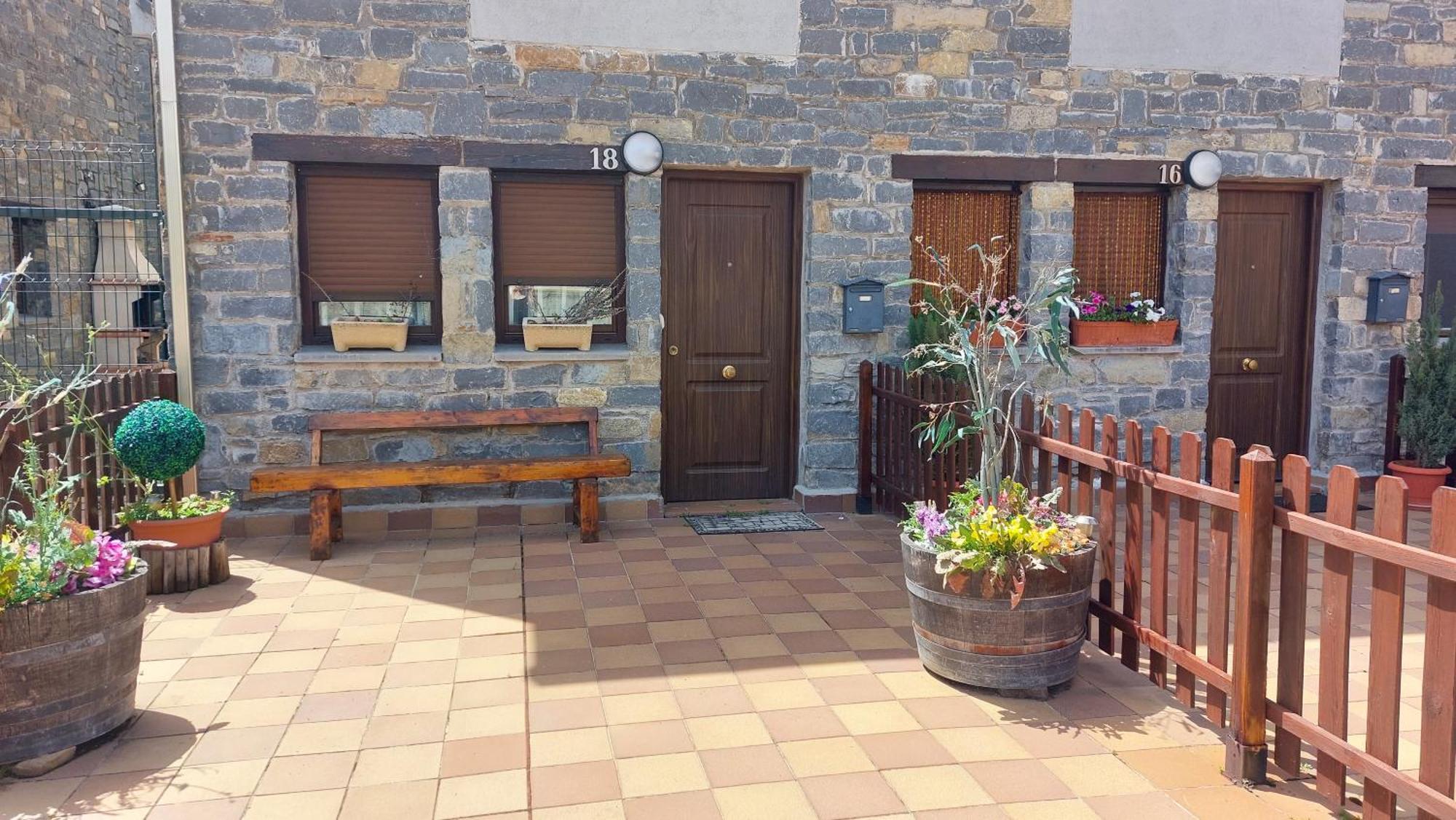 Apartamentos Castiello De Jaca 3000 Exterior photo